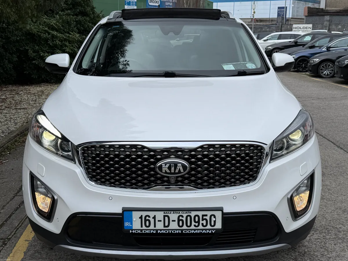 2016 Kia Sorento..7 SEATER..PANORAMIC ROOF..AWD - Image 4