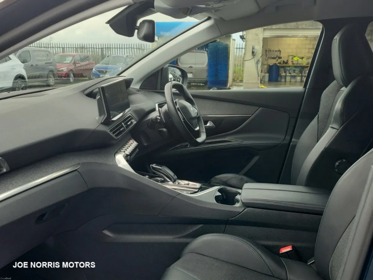 Peugeot 5008 FL ALLURE 1.5 BLUE HDI 13 130 AUTO - Image 4