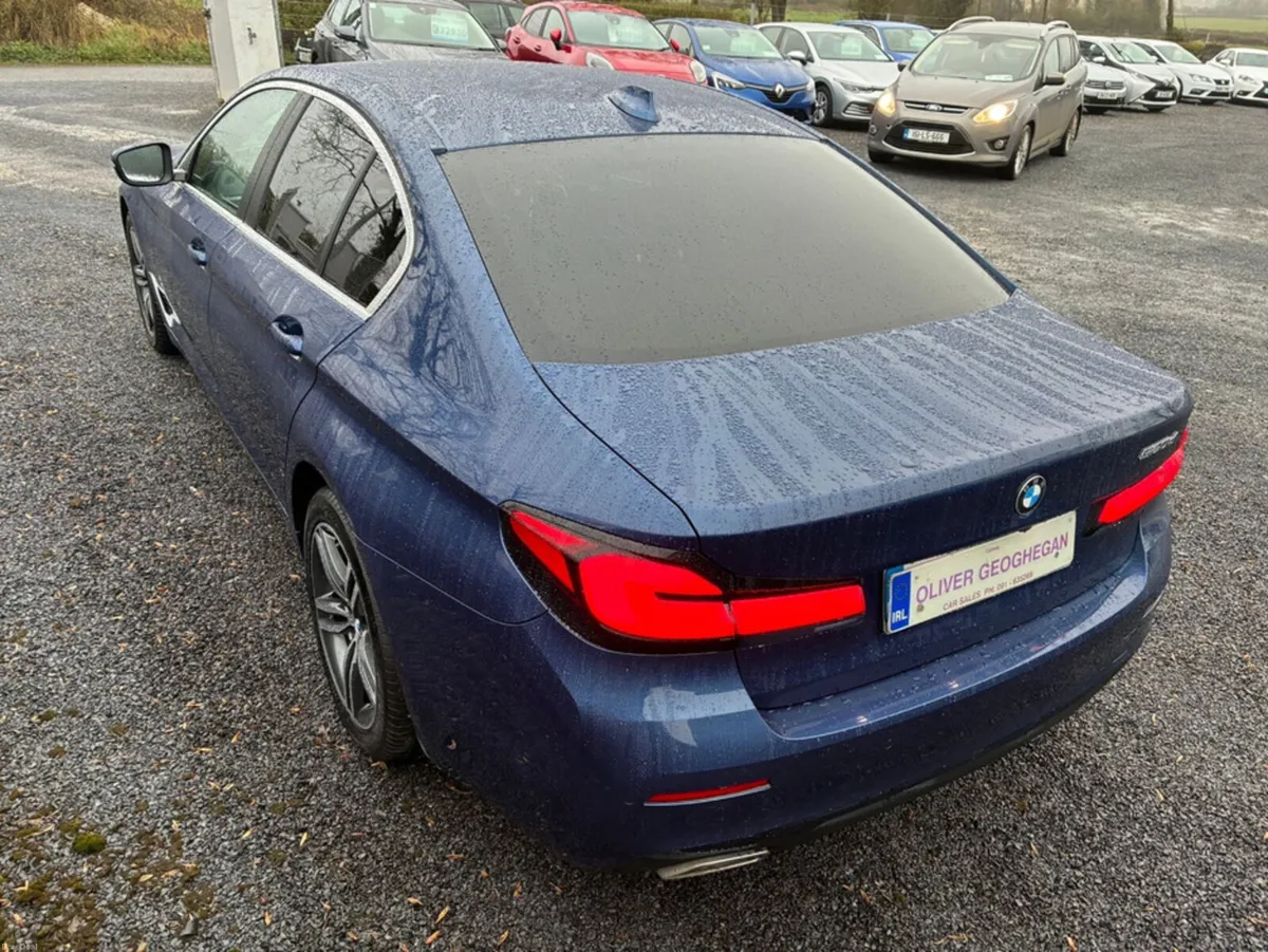 BMW 5-Series 520D SE AUTO (PRIVACY GLASS+CAMERA+BL - Image 3