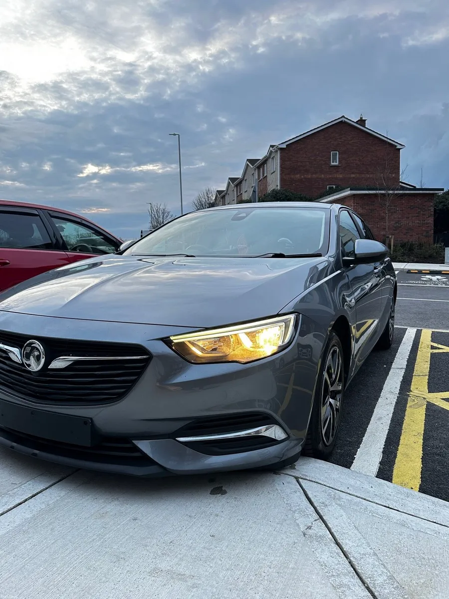 Vauxhall Insignia - Image 2