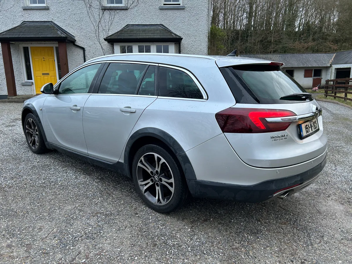 2015 Opel Insignia Country Tourer - Image 4