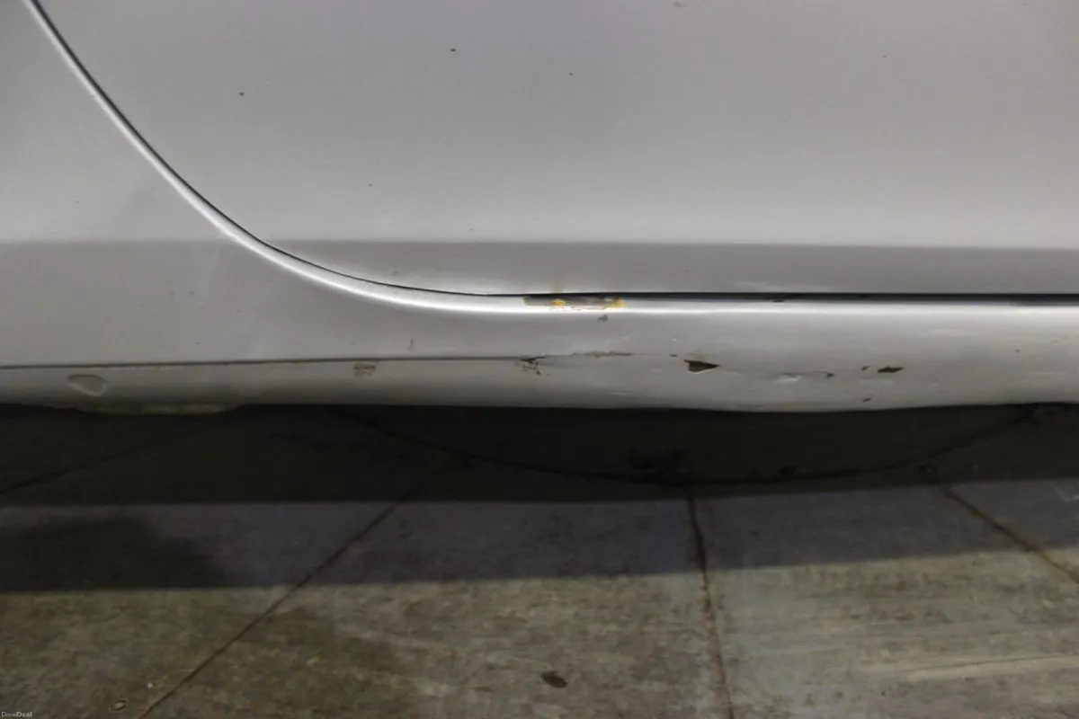 Renault Clio 1.2  3DR 16V ROYALE ECO2- TENDER 33 - Image 4