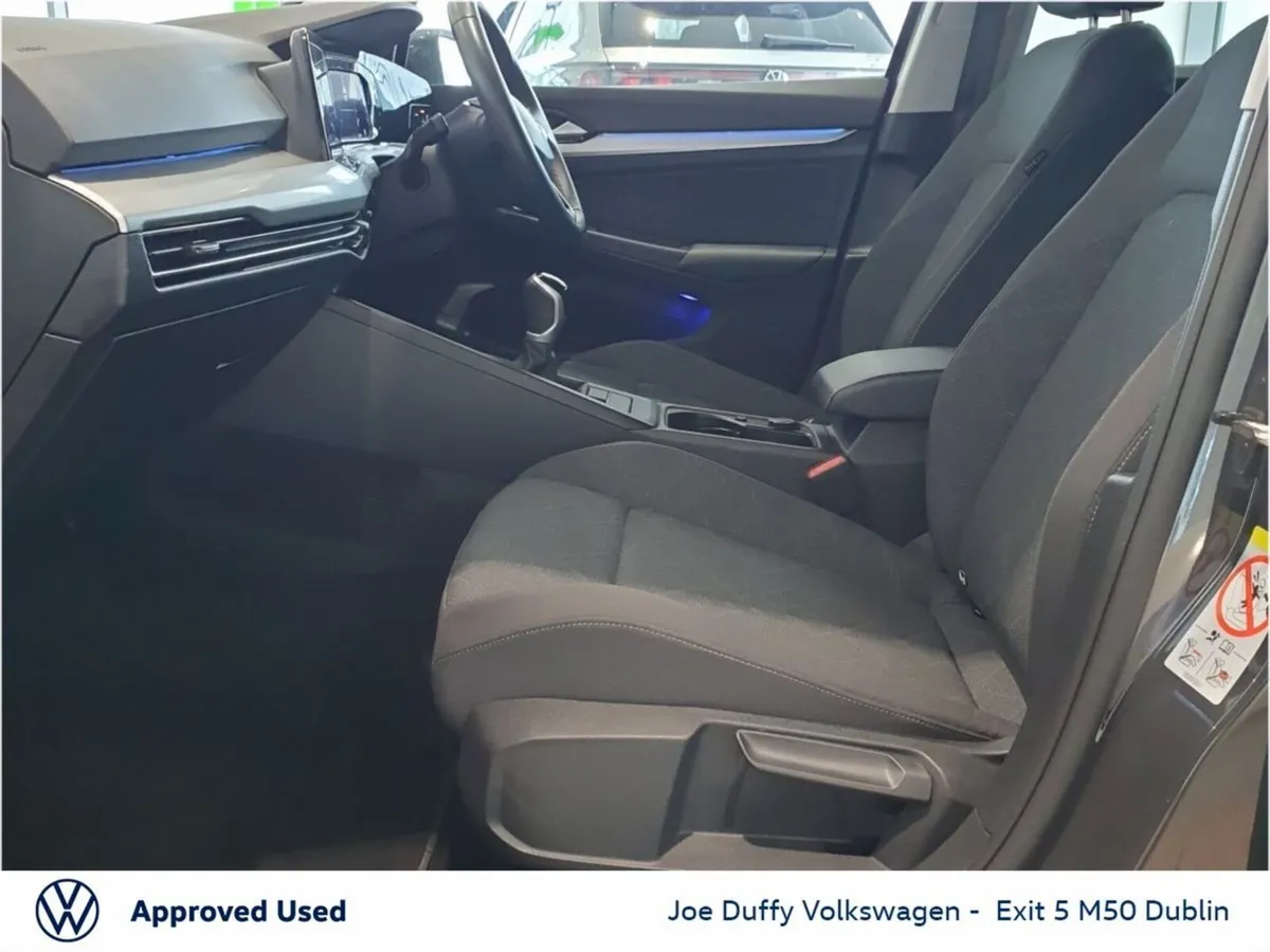 Volkswagen Golf 1.0 TSI 110HP Life - Image 4