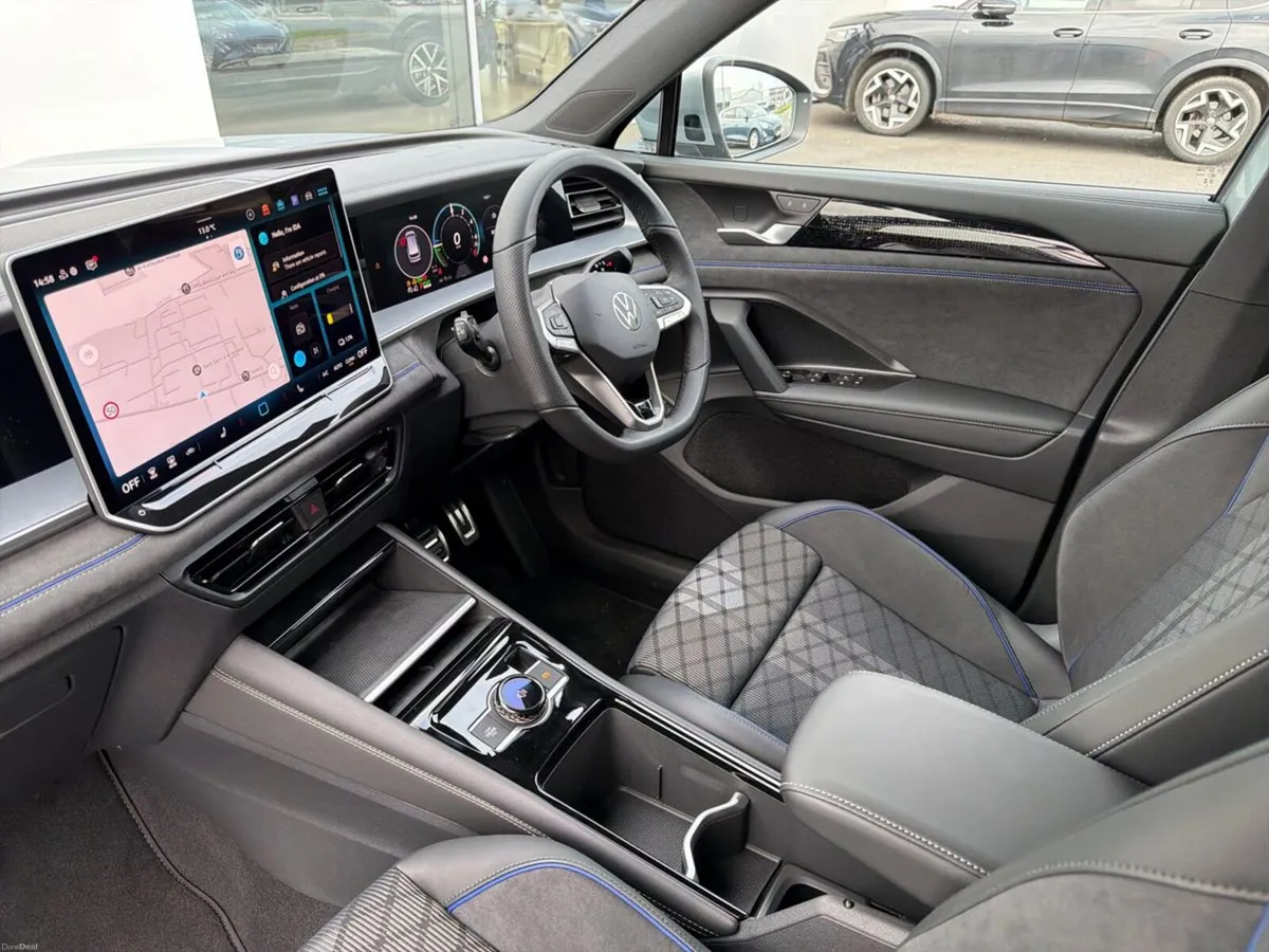 Volkswagen Tayron R-Line75 1.5 TSI 204PS PHEV DSG - Image 3