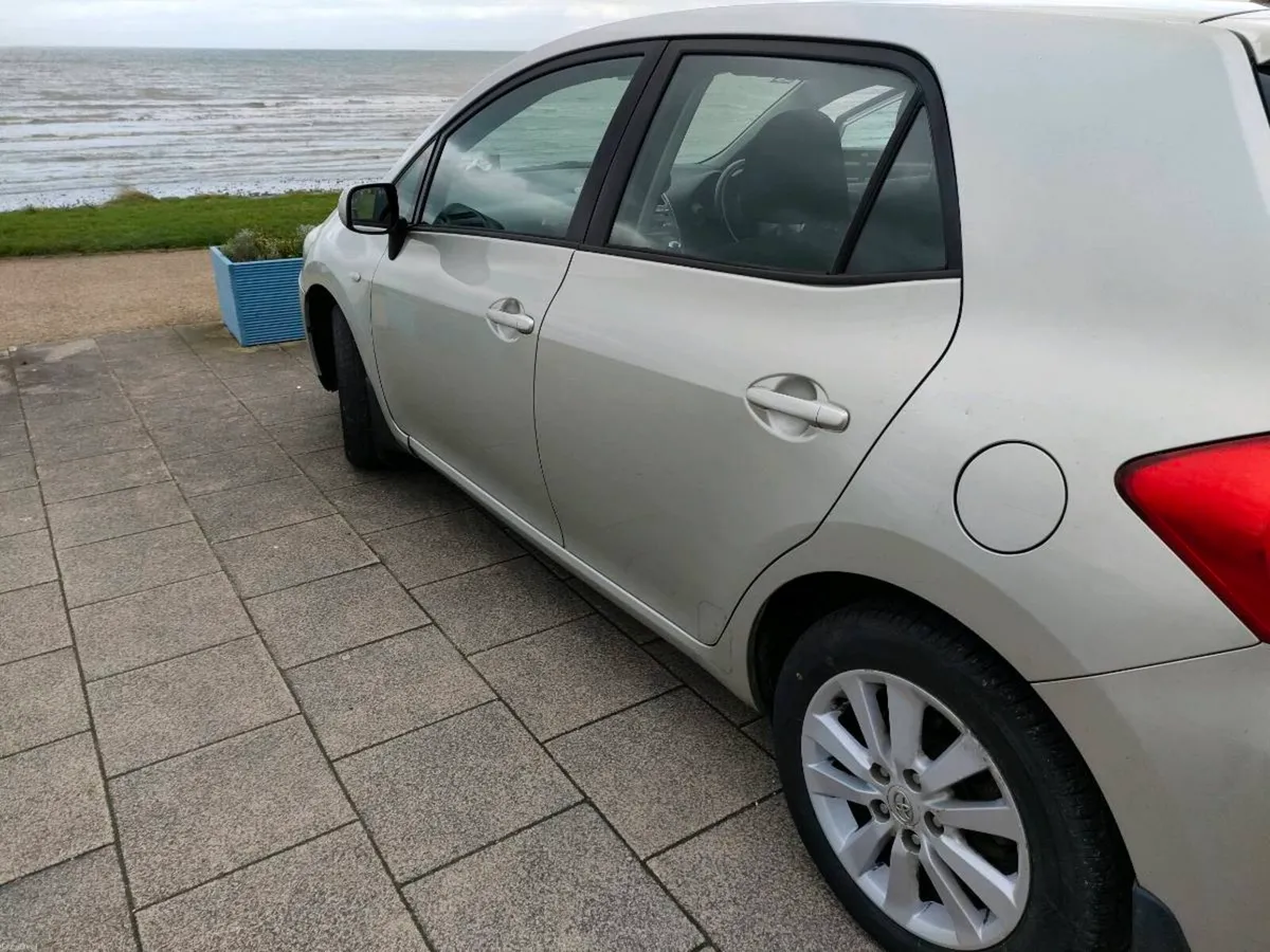 Toyota Auris - Image 2