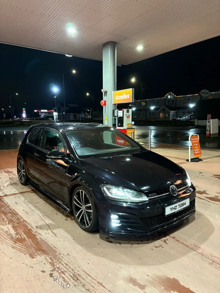 2017 Volkswagen Golf Gtd - Image 2