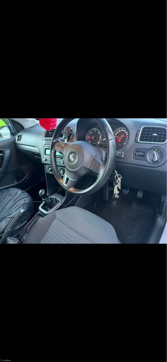 Volkswagen polo - Image 2