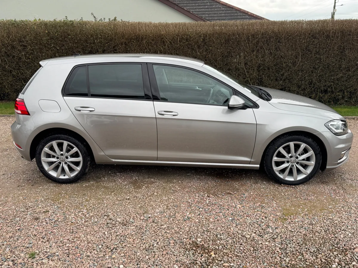 191 Volkswagen Golf Comfortline Tech Edition - Image 3