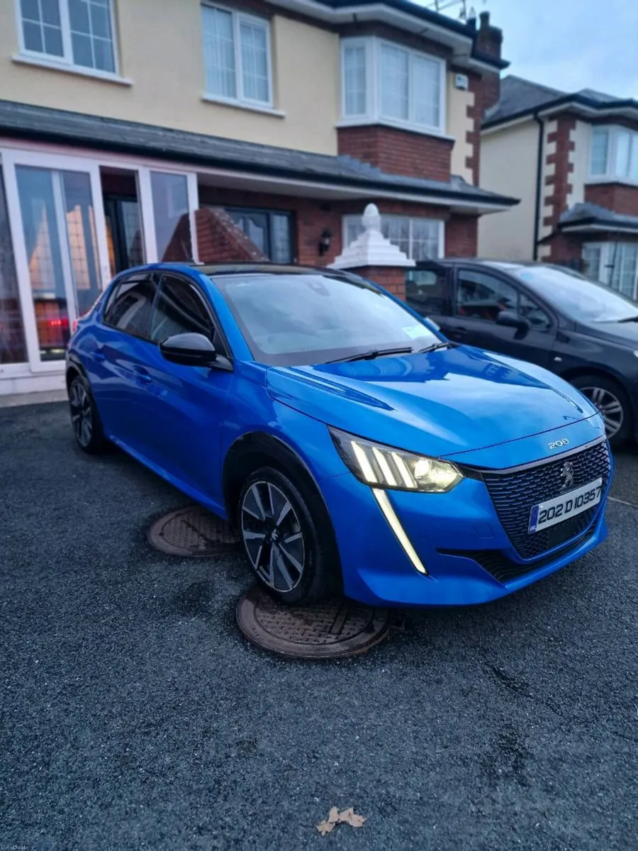 Peugeot e208 gt line - Image 1