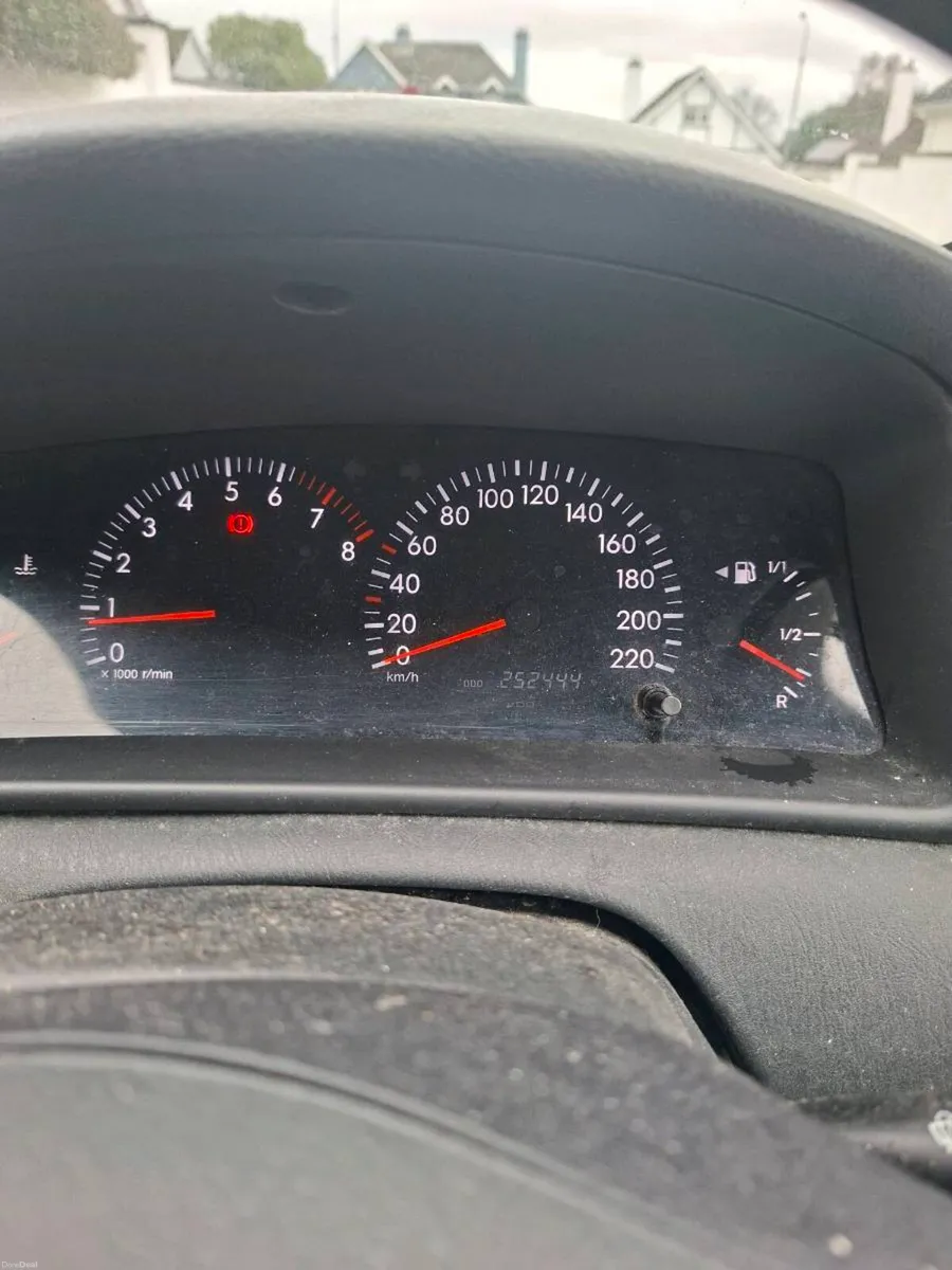 TOYOTA COROLLAS - Image 2