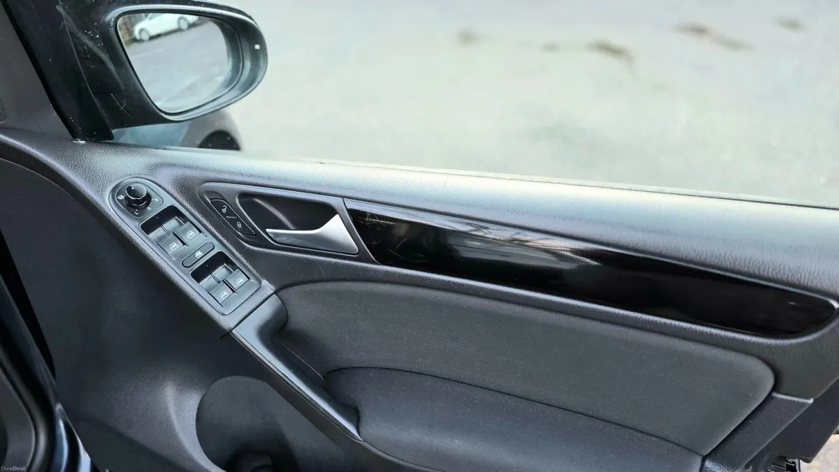 Volkswagen Golf 2011 - Image 4