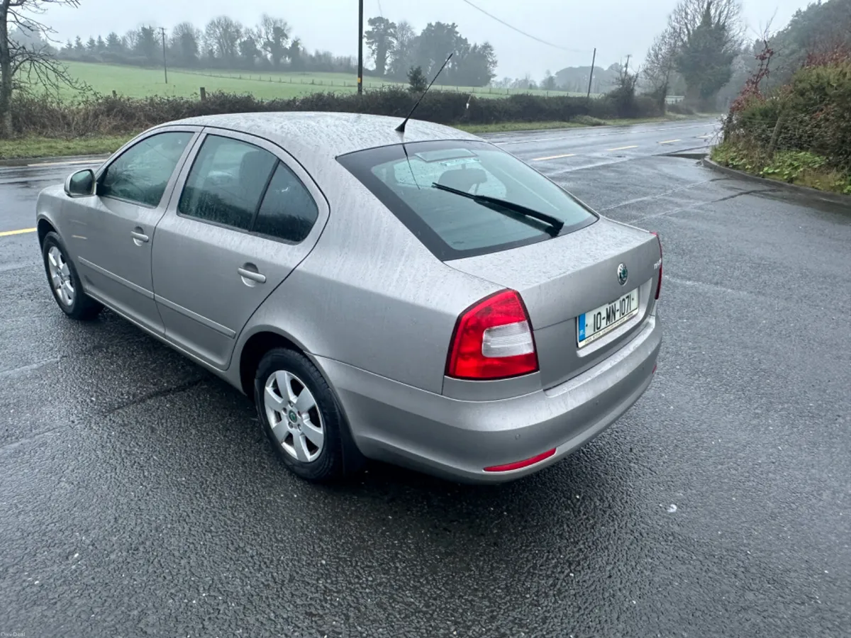 Skoda Octavia 2010 - Image 4
