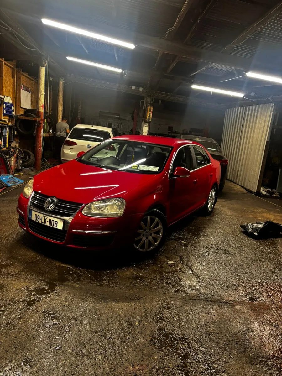 2009 VW Jetta 1.9 diesel - Image 1