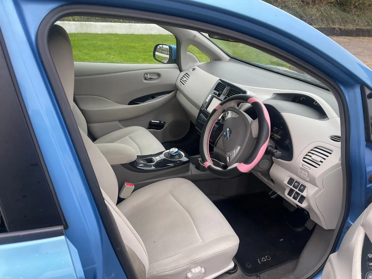 Nissan Leaf 2011 - Image 1