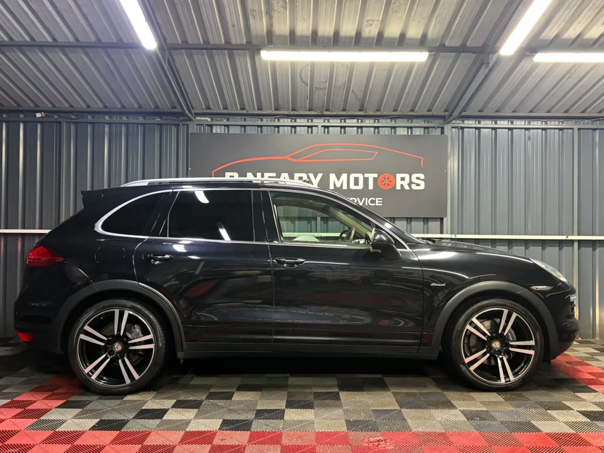 2012 Porsche Cayenne  3.0D Sport Model - Image 4