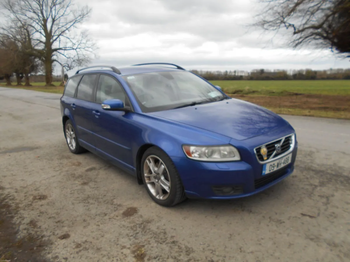 VOLVO V50 2.0 DIESEL ESTATE         NEW NCT - Image 3