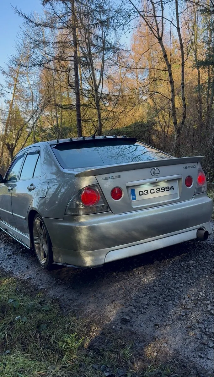 Lexus is200 - Image 4