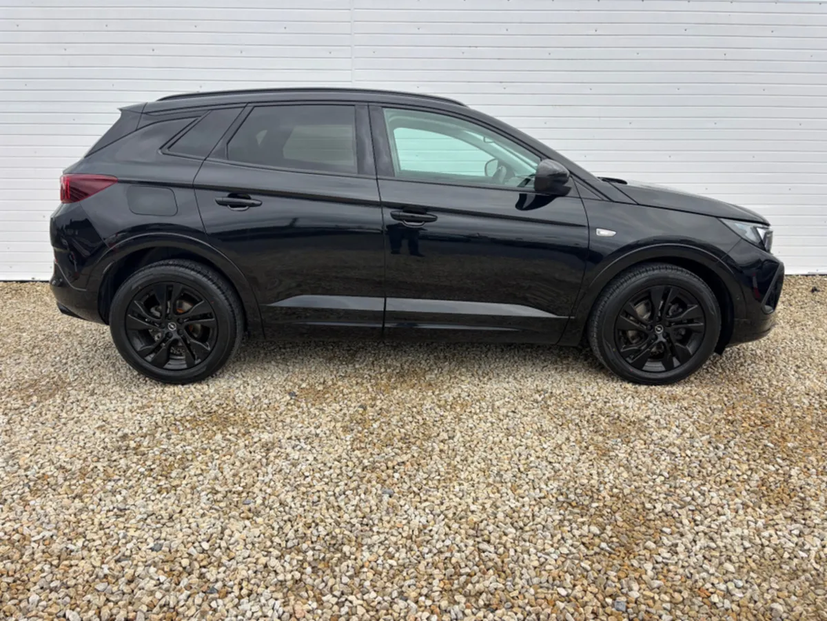 Opel Grandland SPORT 1.2 130PS-PET- 130PS-PET-6SP - Image 2