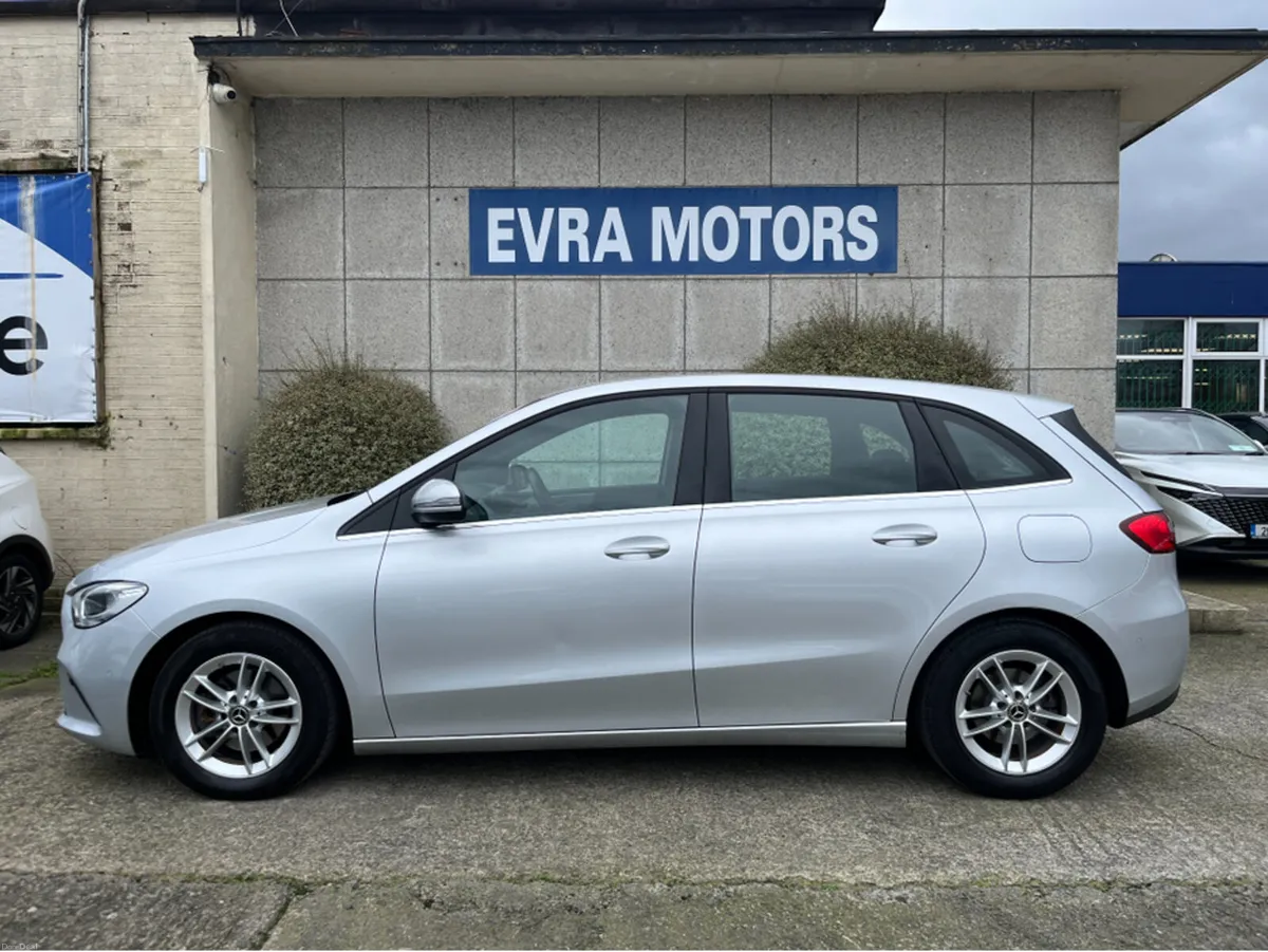 Mercedes-Benz B-Class B180 AUTOMATIC 1.3 PETROL // - Image 6