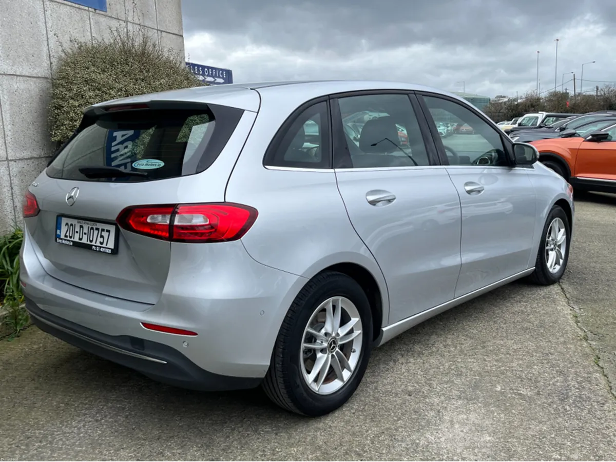Mercedes-Benz B-Class B180 AUTOMATIC 1.3 PETROL // - Image 4