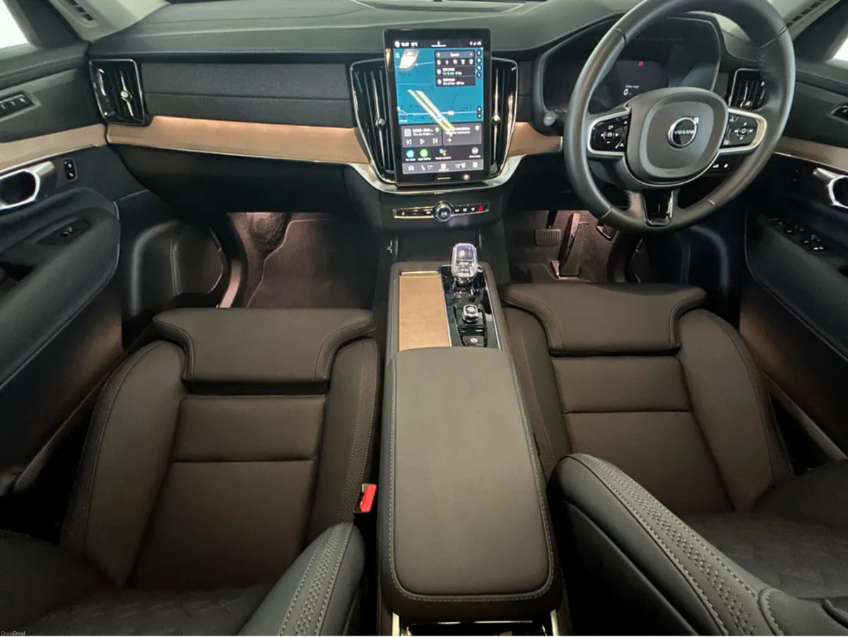Volvo XC90 + T8 PHEV PLUS*PAN ROOF* - Image 3