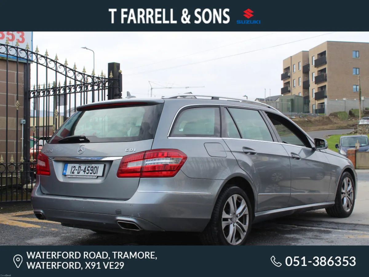 Mercedes-Benz E-Class E220 CDI BLUE EFFICIENCY EXE - Image 2