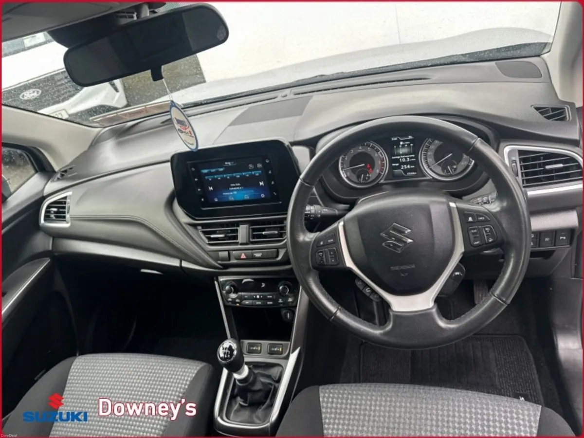 Suzuki S-CROSS 1.4 PETROL - Image 5