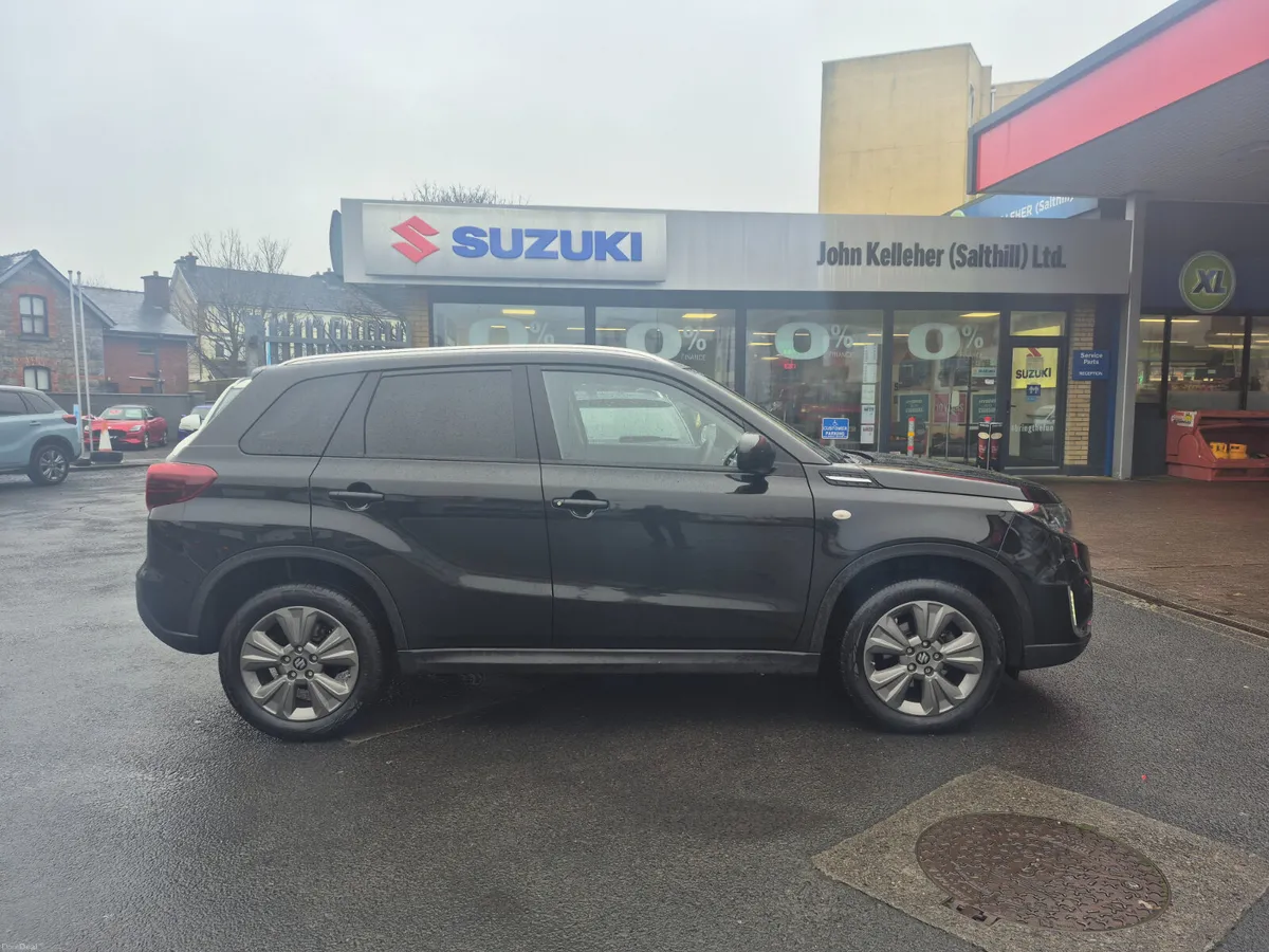 2025 Suzuki Vitara SZT - Image 1