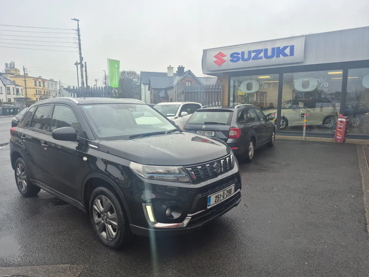 2025 Suzuki Vitara SZT - Image 2