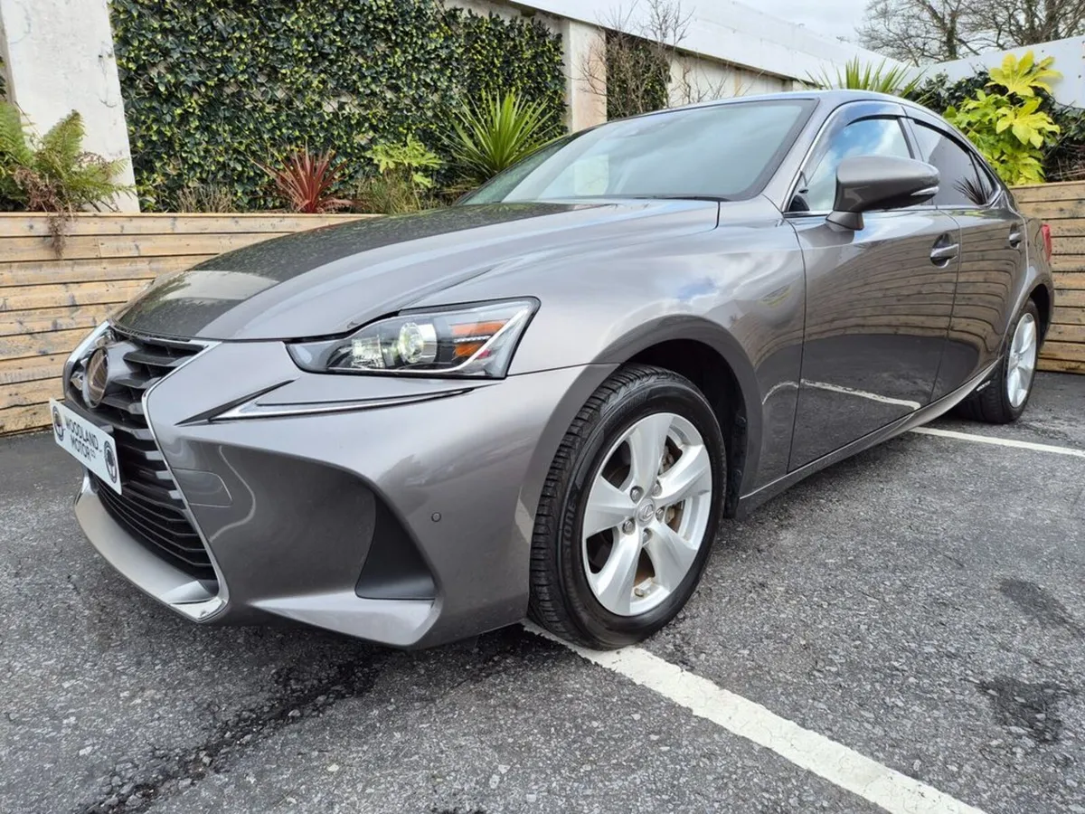 Lexus IS 2.5 HYBRID / EXECUTIVE SPEC / LOW MILEAGE - Image 3