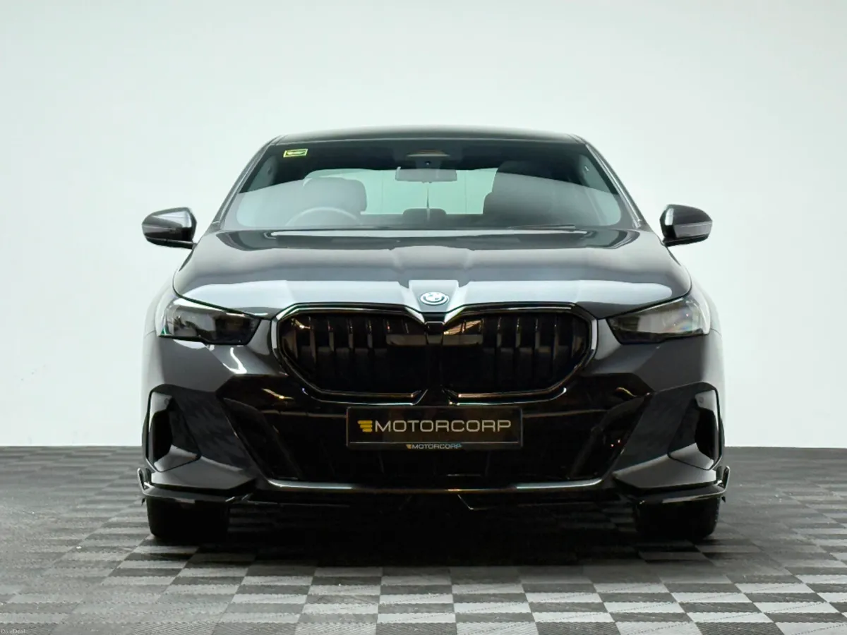 BMW 5-Series 550E M SPORT PRO XDRIVE - Image 2