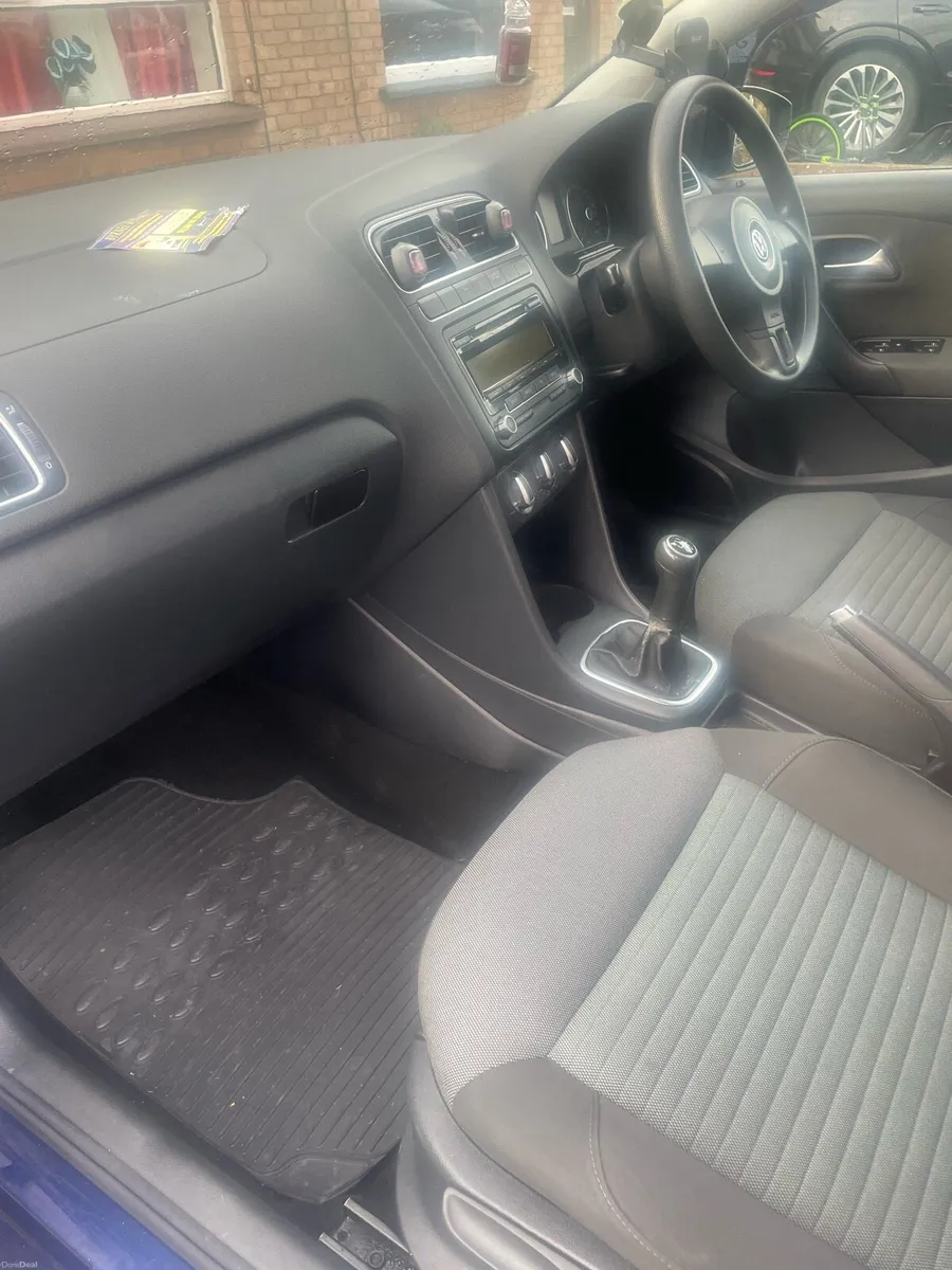volkswagen Polo - Image 4
