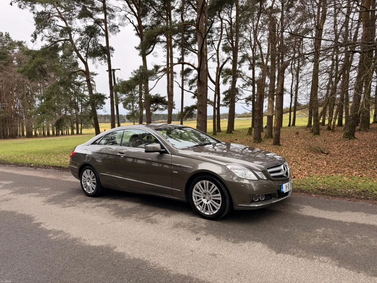 Mercedes-Benz E-Class 2011 - Image 1