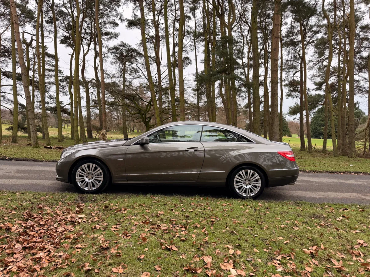 Mercedes-Benz E-Class 2011 - Image 4