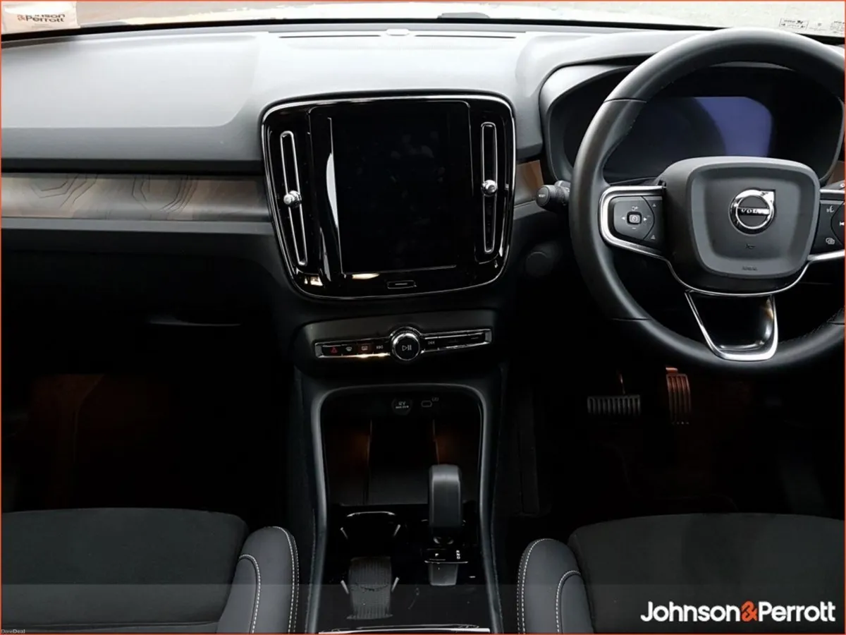 Volvo EX40 82 kWh 252bhp Extended Range Plus - Ada - Image 2