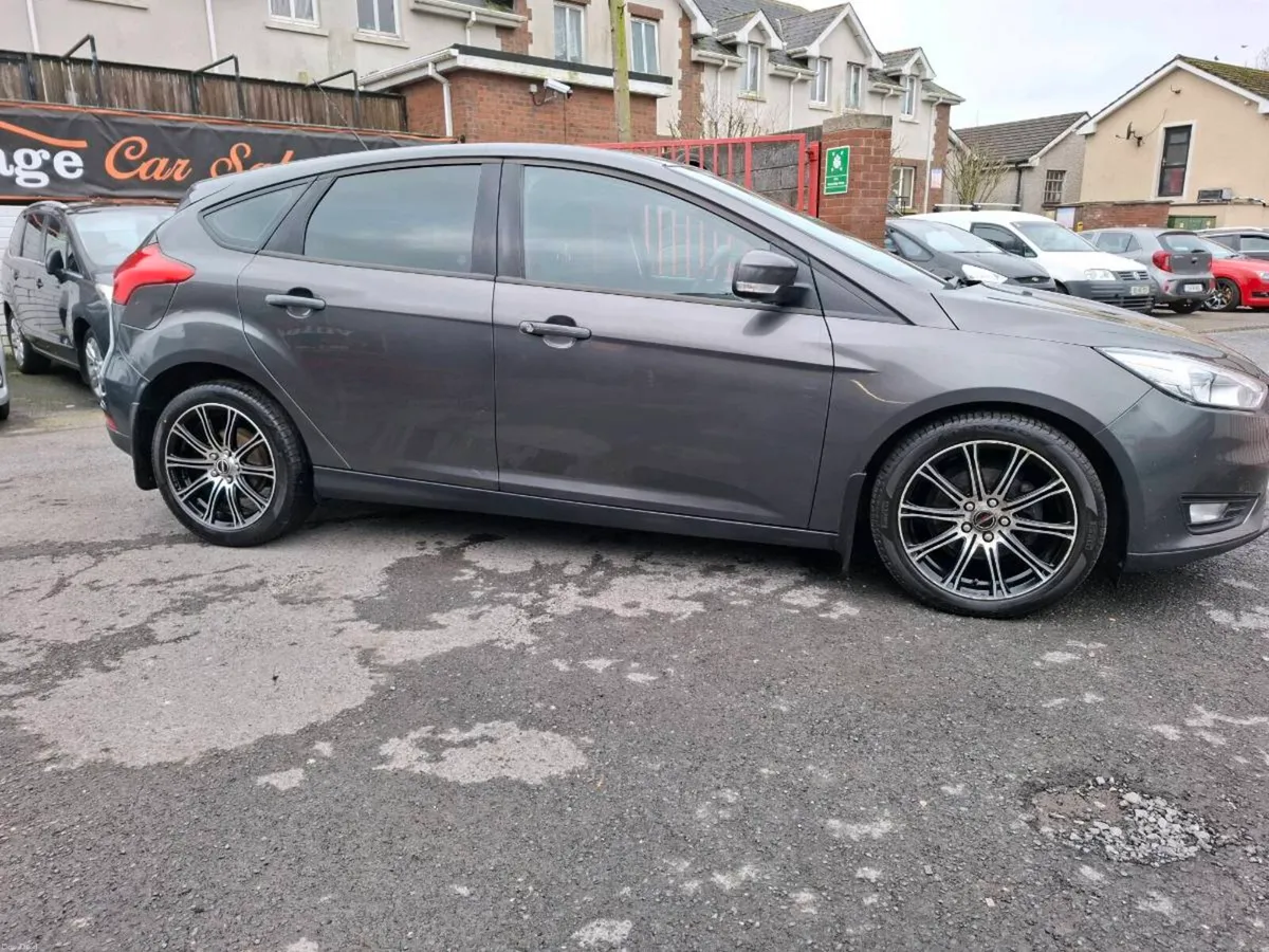 Ford Focus - Image 4