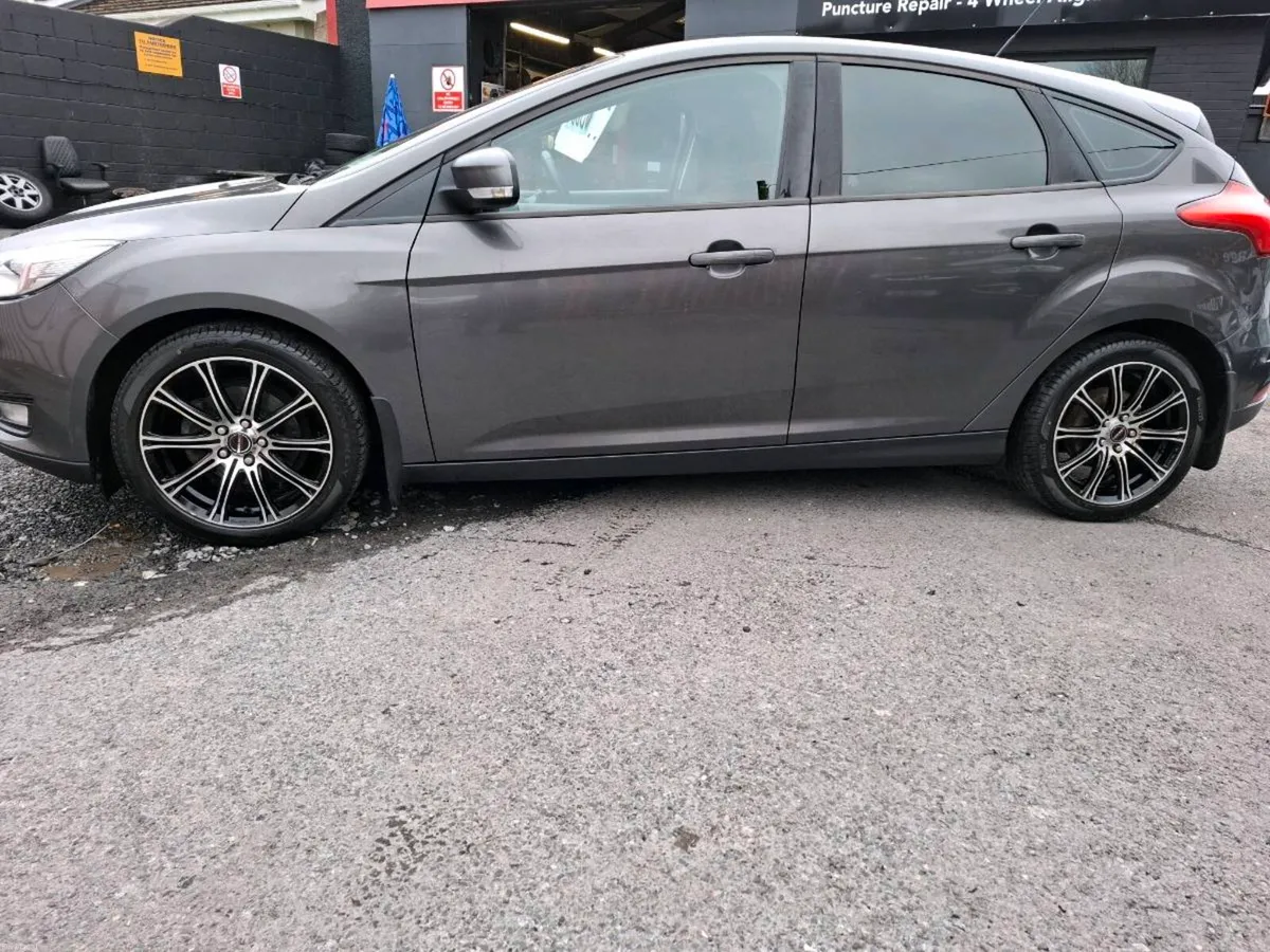 Ford Focus - Image 2