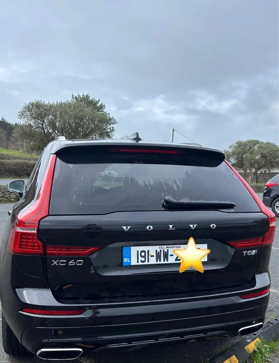 2019 Volvo XC60 R-Design Plug-In Hybrid | AWD - Image 3