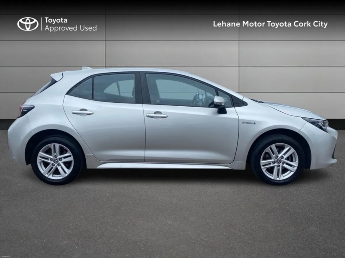 Toyota Corolla LUNA H/B 4DR AUTO HYBRID - Image 3