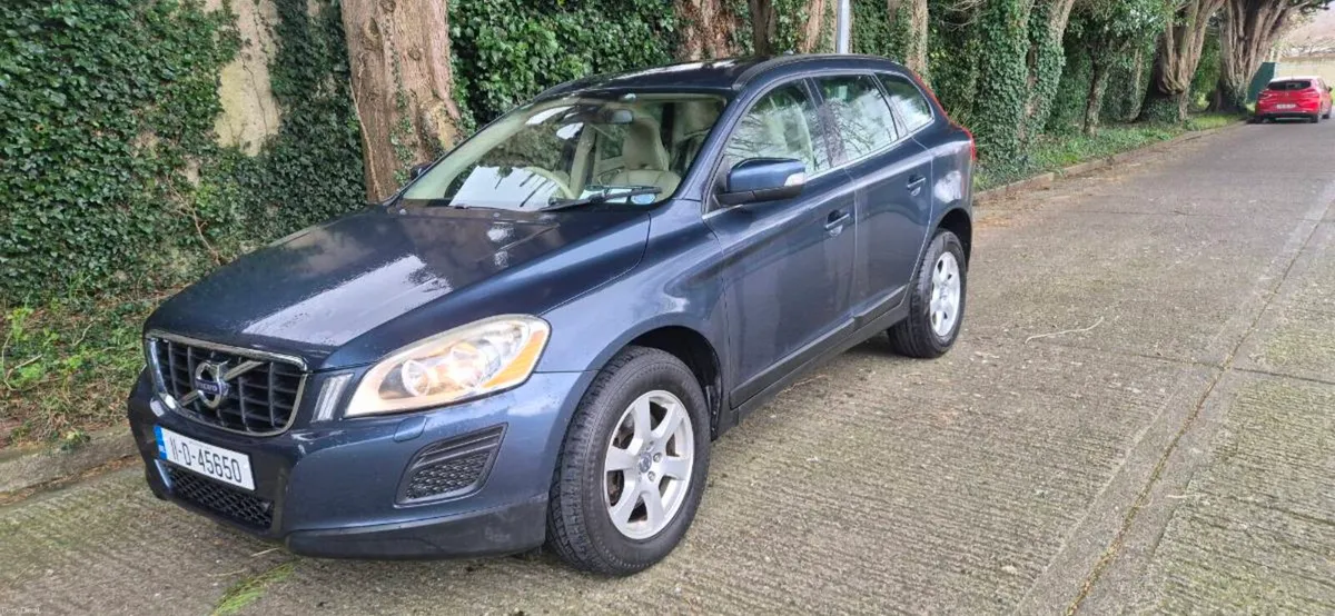 VOLVO XC60 FOR SALE. HAS SOME ISSUES. QUICK SALE. - Image 1