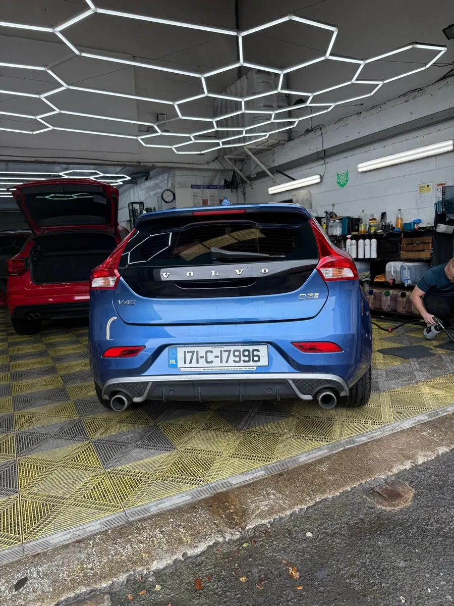 Volvo V40 R-design D3 2.0 diesel - Image 4