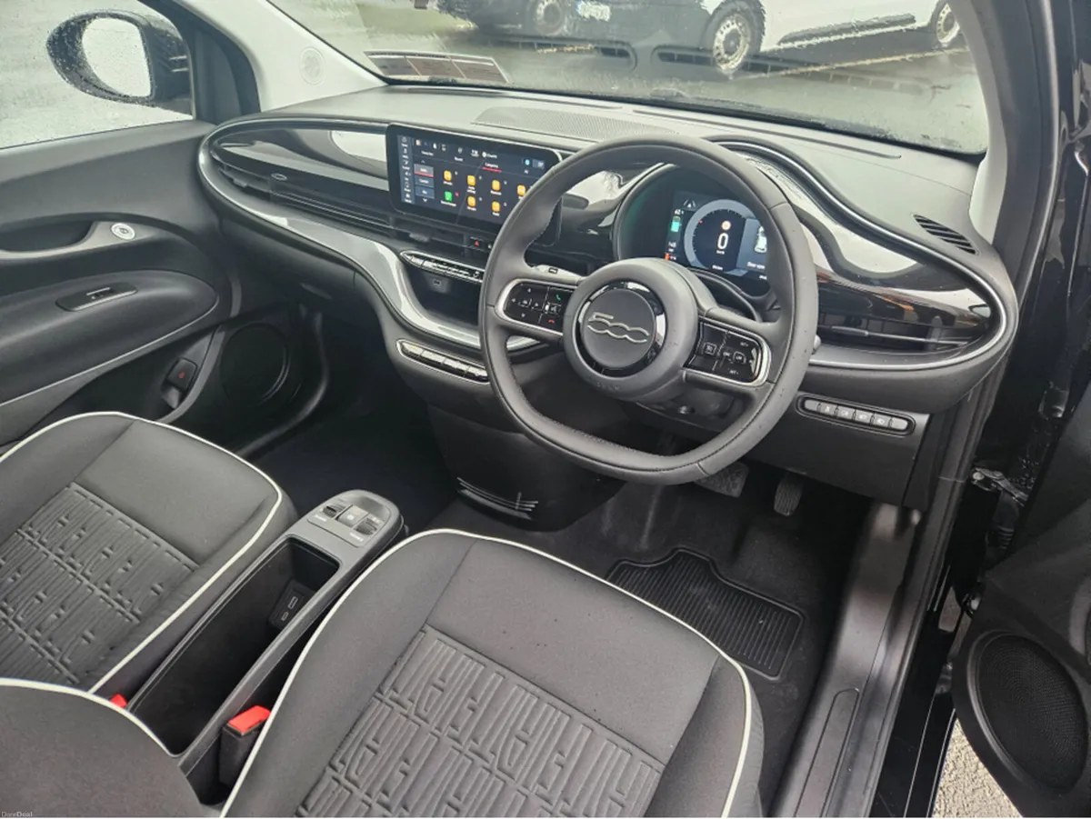 Fiat 500e ICON 42KWH 3DR AUTO - Image 3