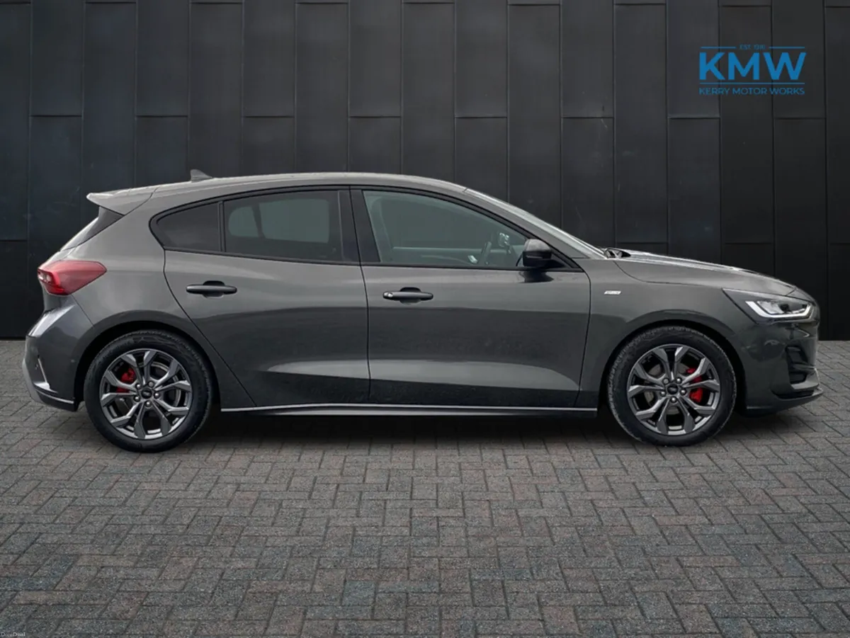 Ford Focus ST-Line MHEV 155BHP Automatic - Image 4