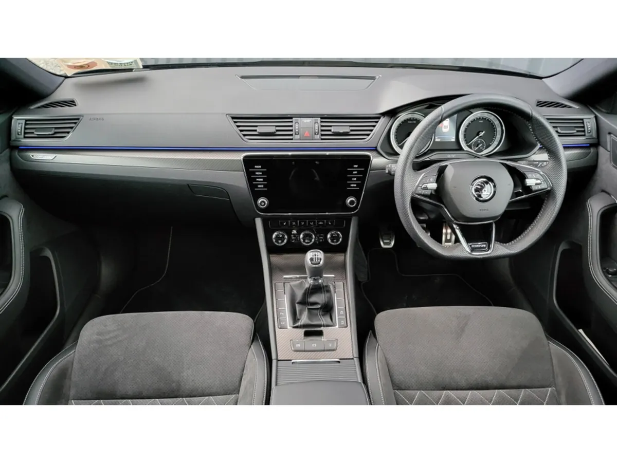 Skoda Superb COMBI SPORTLINE 2.0 TDI 150HP- MAGIC - Image 3
