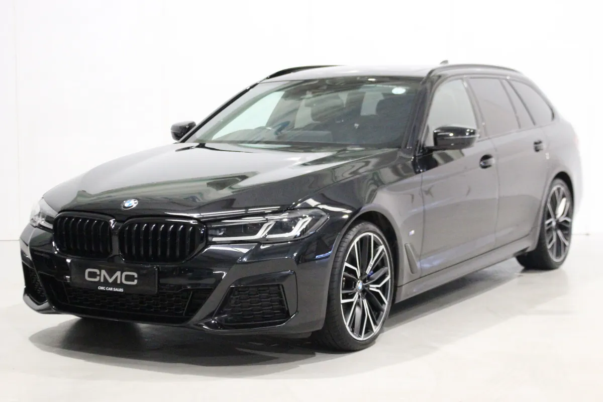 BMW 5-Series 2023 520D MHT MSPORT PRO ESTATE - Image 3