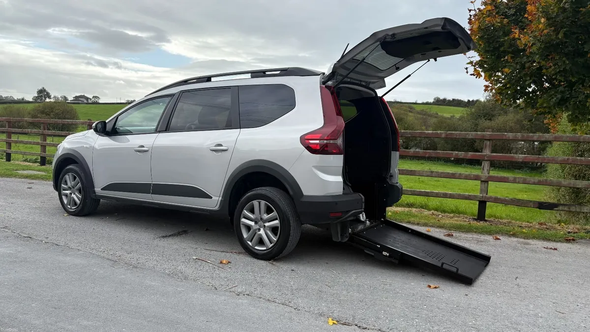 Dacia Jogger 2023 Wheelchair Accessible Vehicle - Image 3