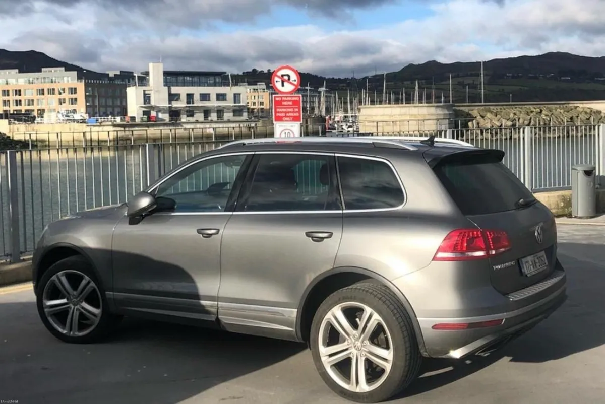 VW Touareg R line 262bhp v6 extremely low mileage - Image 3