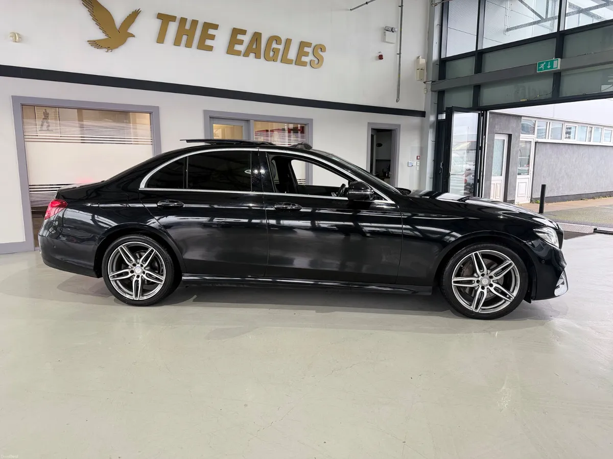 Mercedes-Benz E-Class AMG PREMIUM PLUS - Image 4
