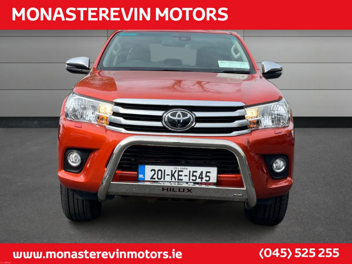 Toyota Hilux DOUBLE CAB SR5 4DR - Image 4