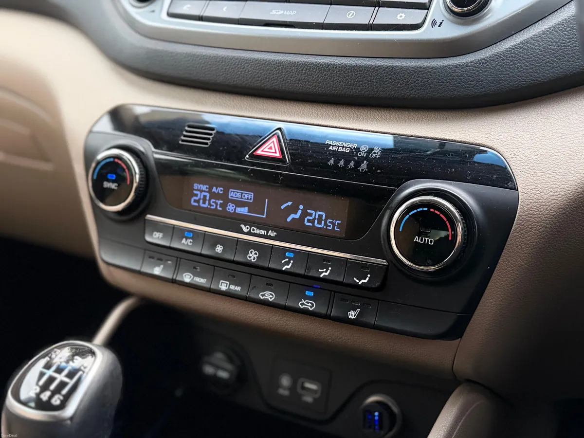 2017 HYUNDAI TUCSON 1.7 EXECUTIVE 5DR - Image 4